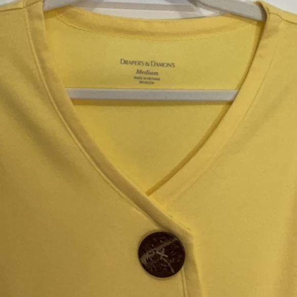 Draper’s & Damon’s Crisscross Tee - Picture 2 of 7